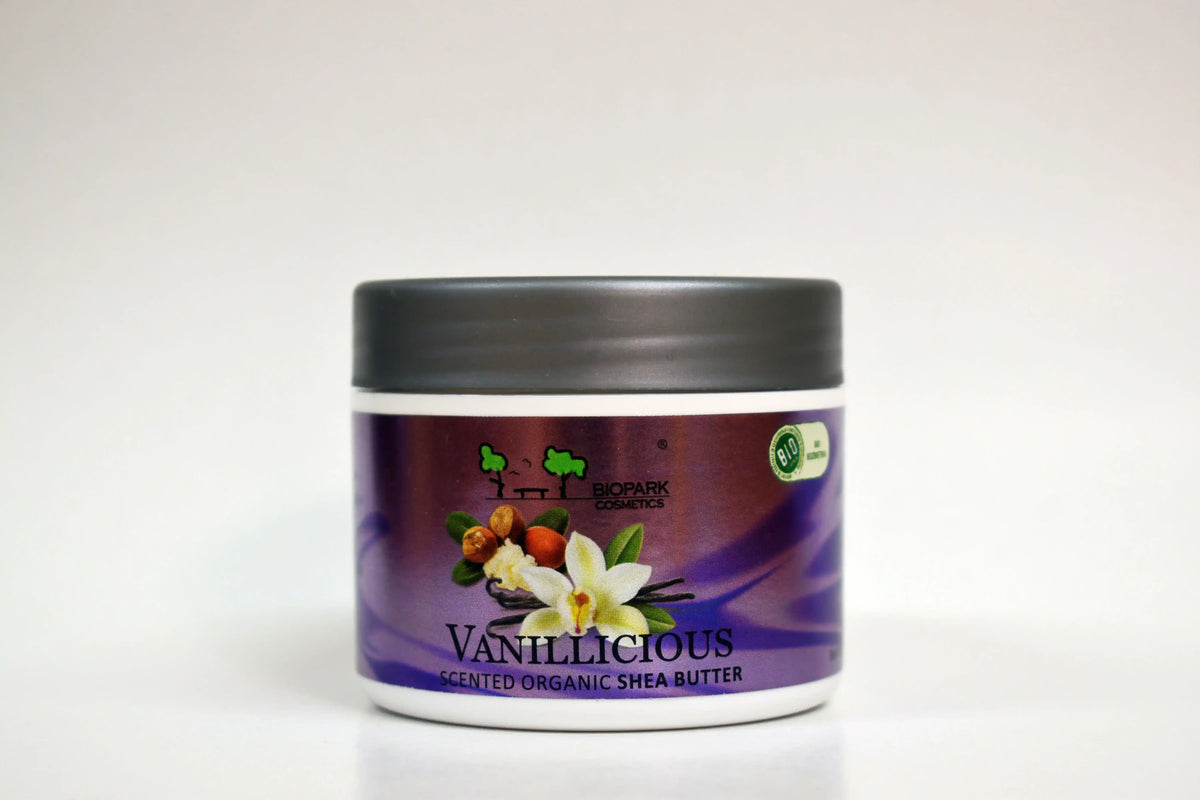 Tarro de manteca de karité orgánica perfumada con vainillios sobre fondo blanco