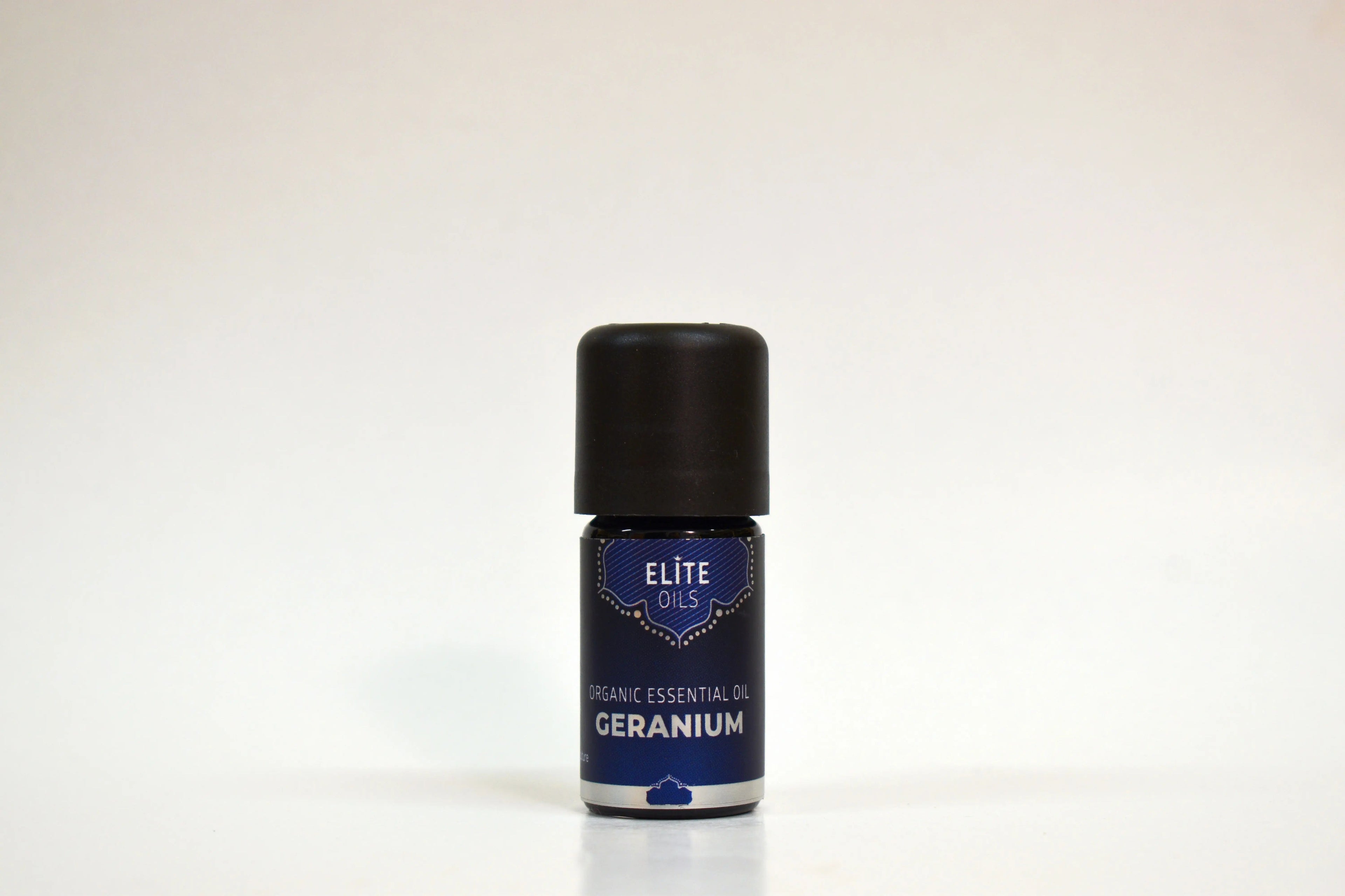Essential oil bottle labeled 'Elite Oils Ceranium' on a white background